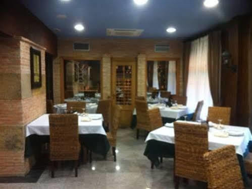 Oyo Hotel Los Alamos Пласенсия Экстерьер фото