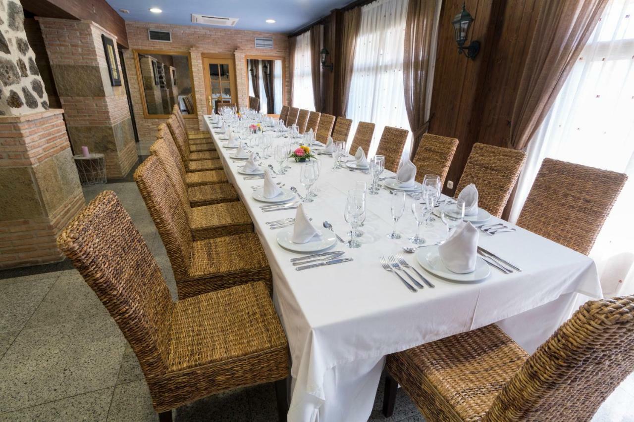 Oyo Hotel Los Alamos Пласенсия Экстерьер фото