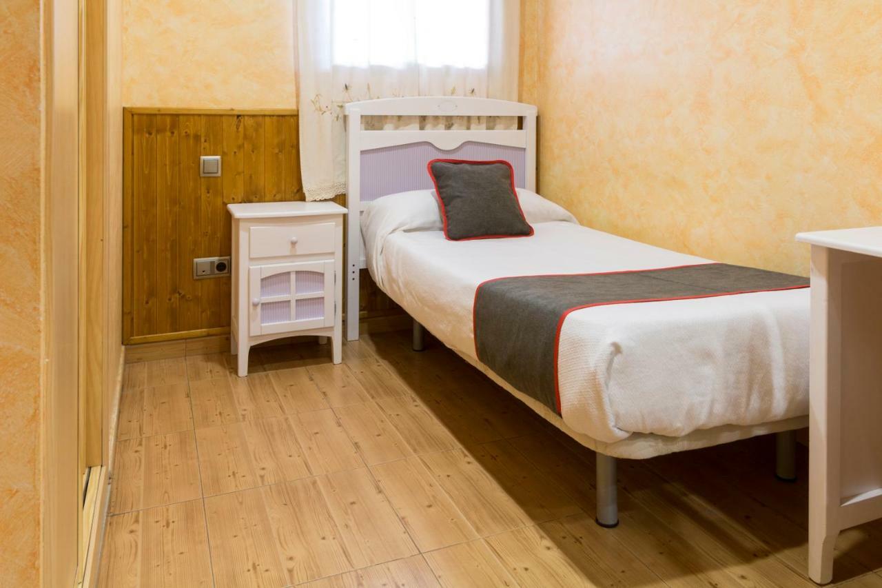 Oyo Hotel Los Alamos Пласенсия Экстерьер фото